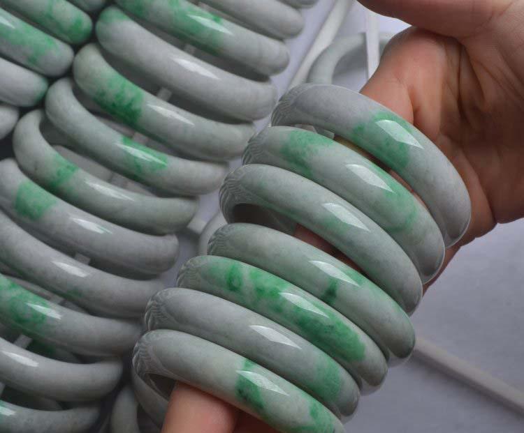 国美年内四吃监管罚单：“价格战”毁品牌_beat365官网中文(图1)